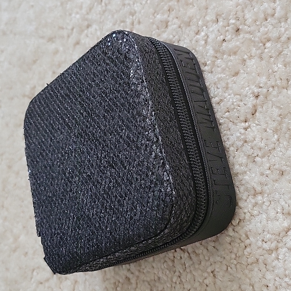 NWT- Steve Madden travel box